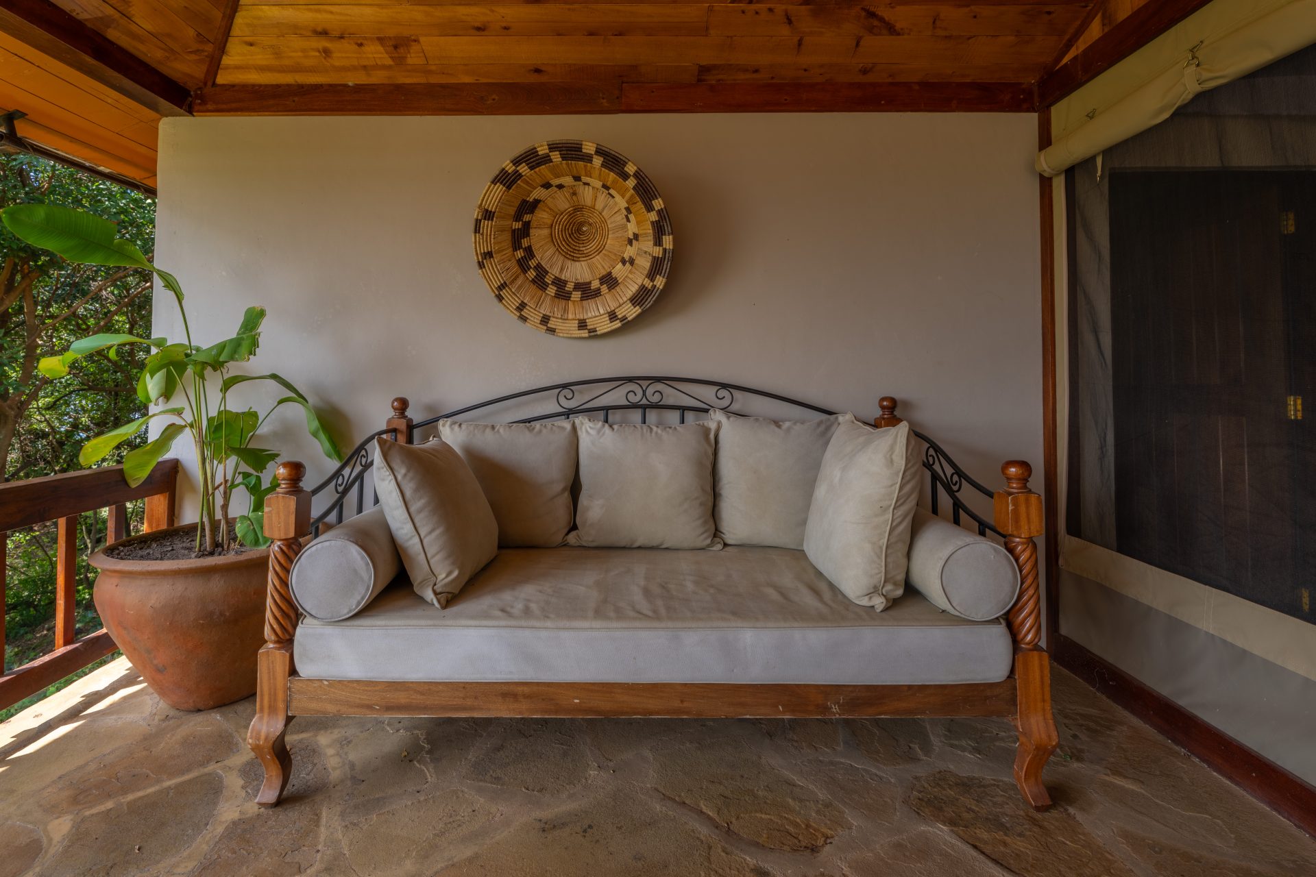 chalet-family-outside-couch